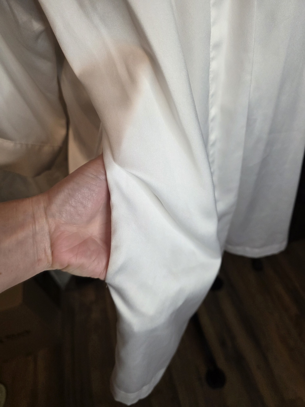 Victoria's Secret White Satin Bride Robe with Rhinestone Script - Picture 8 of 12